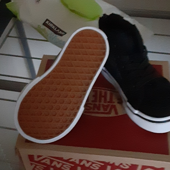 NIB Toddler high top Vans sz 4 - Picture 3 of 4